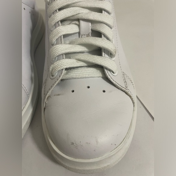 Tory Burch Howell Court Women Size 5M White Leather Lace Up Casual Sneaker - Picture 2 of 14
